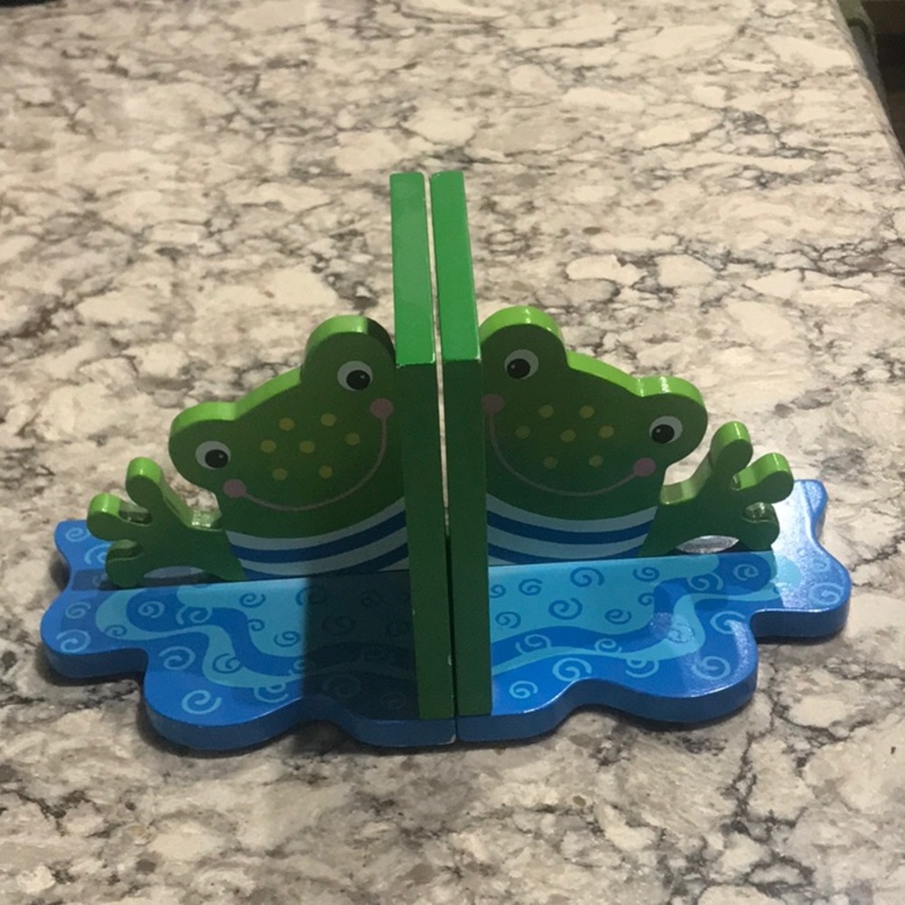 Book Ends Frog
